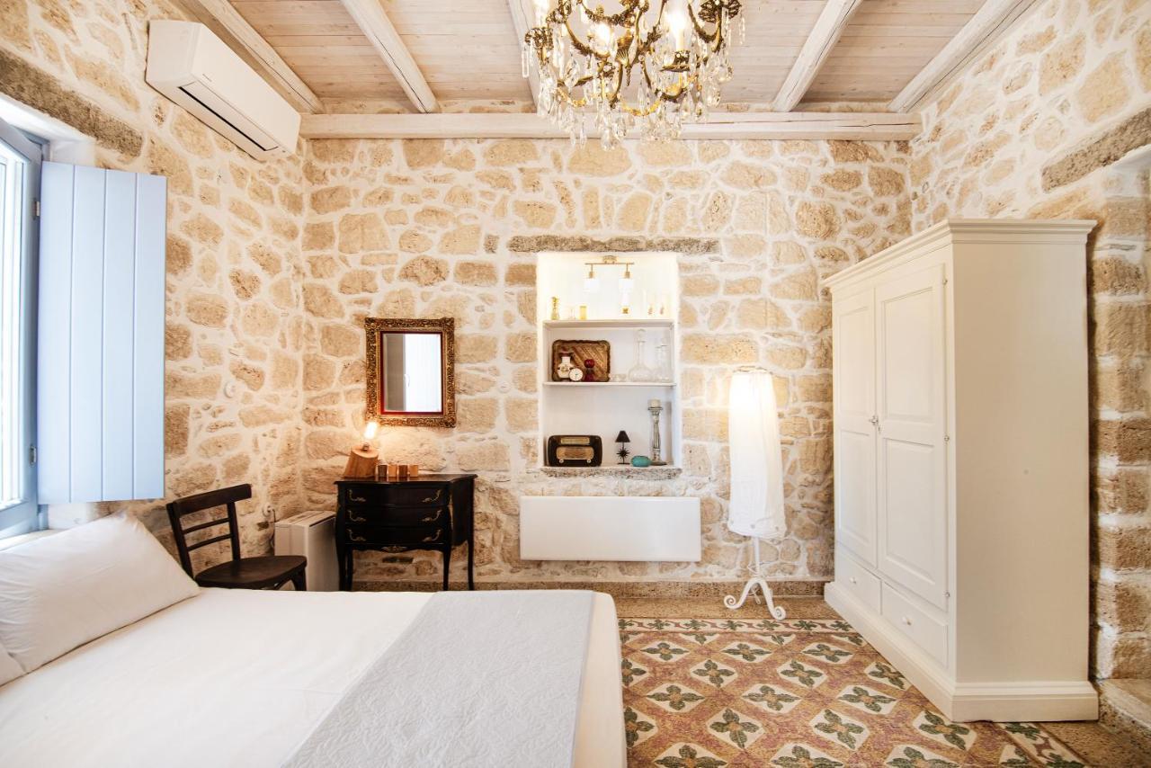 Terra E Sole Spa Suite Aegina Vathi  Ngoại thất bức ảnh